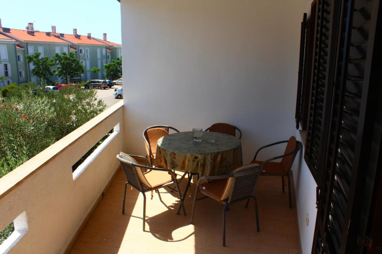 Apartment Arna Krk Town Exterior photo