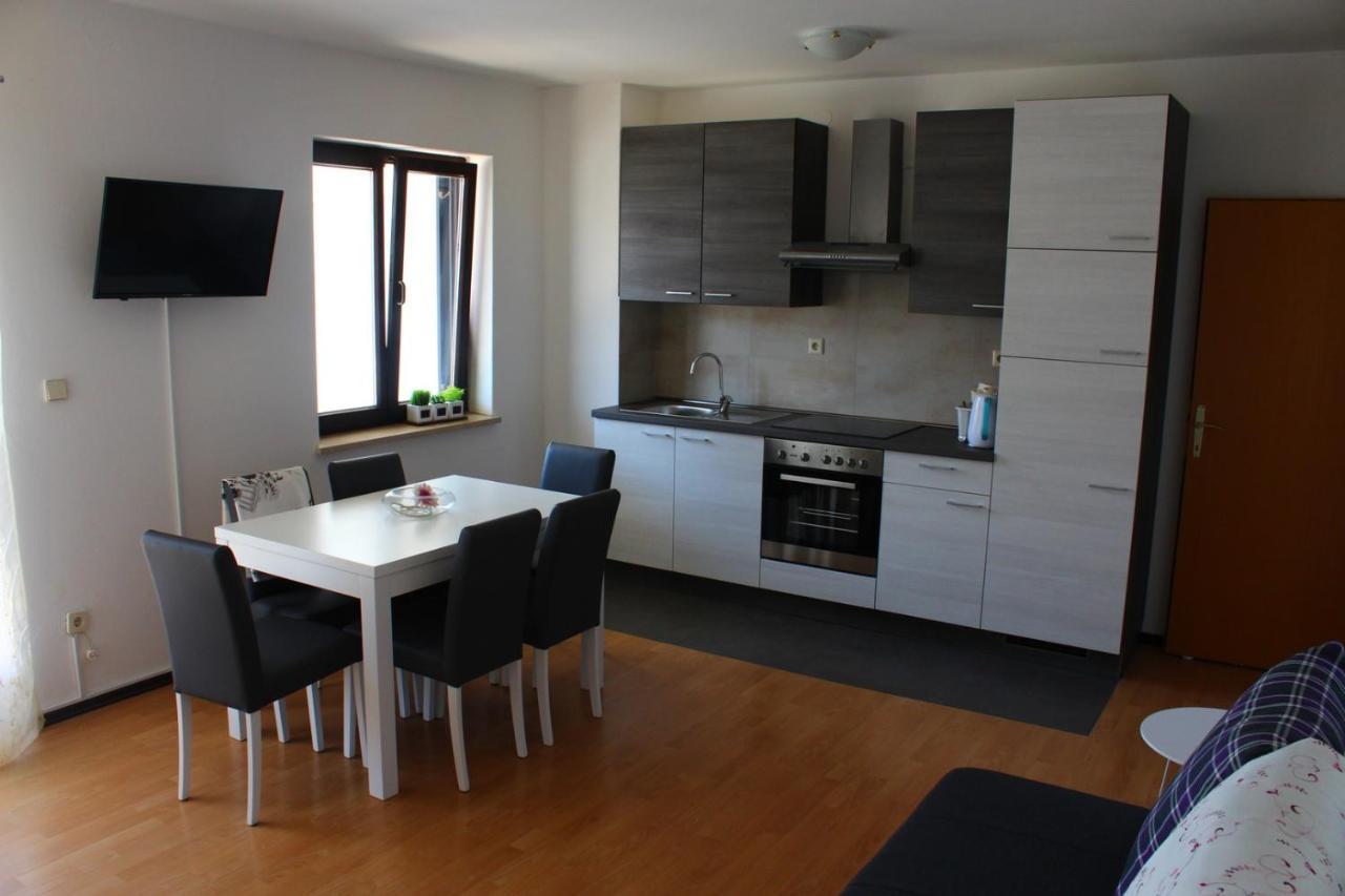 Apartment Arna Krk Town Exterior photo