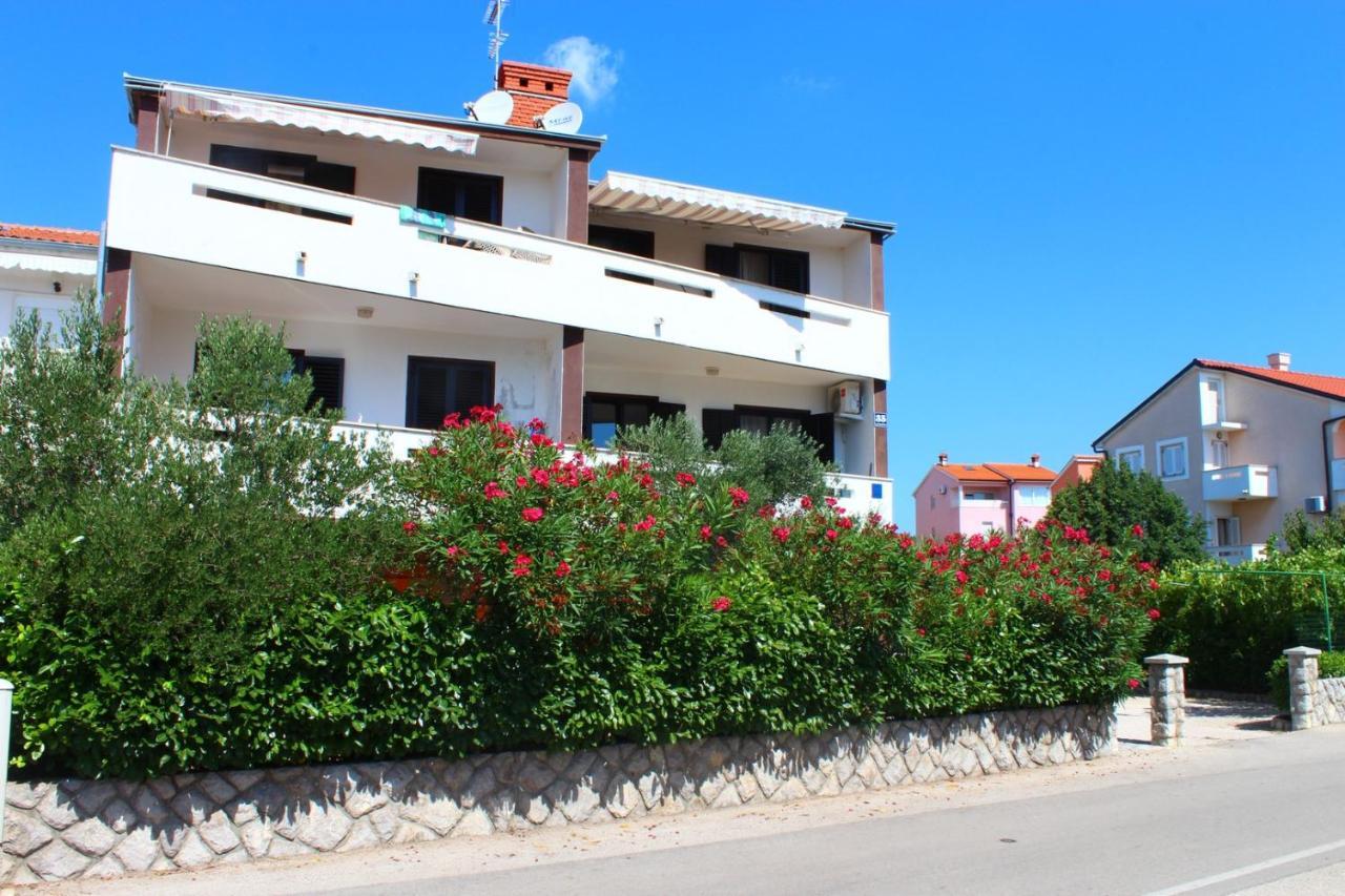 Apartment Arna Krk Town Exterior photo