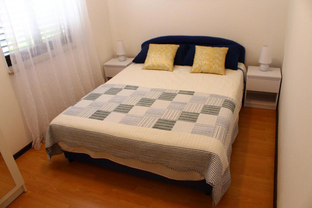 Apartment Arna Krk Town Exterior photo